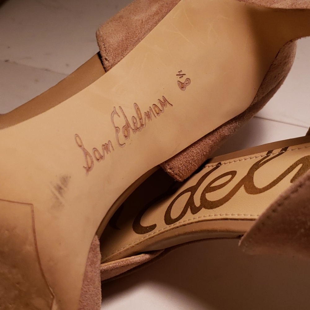 Shoes - Picture 6 of 8